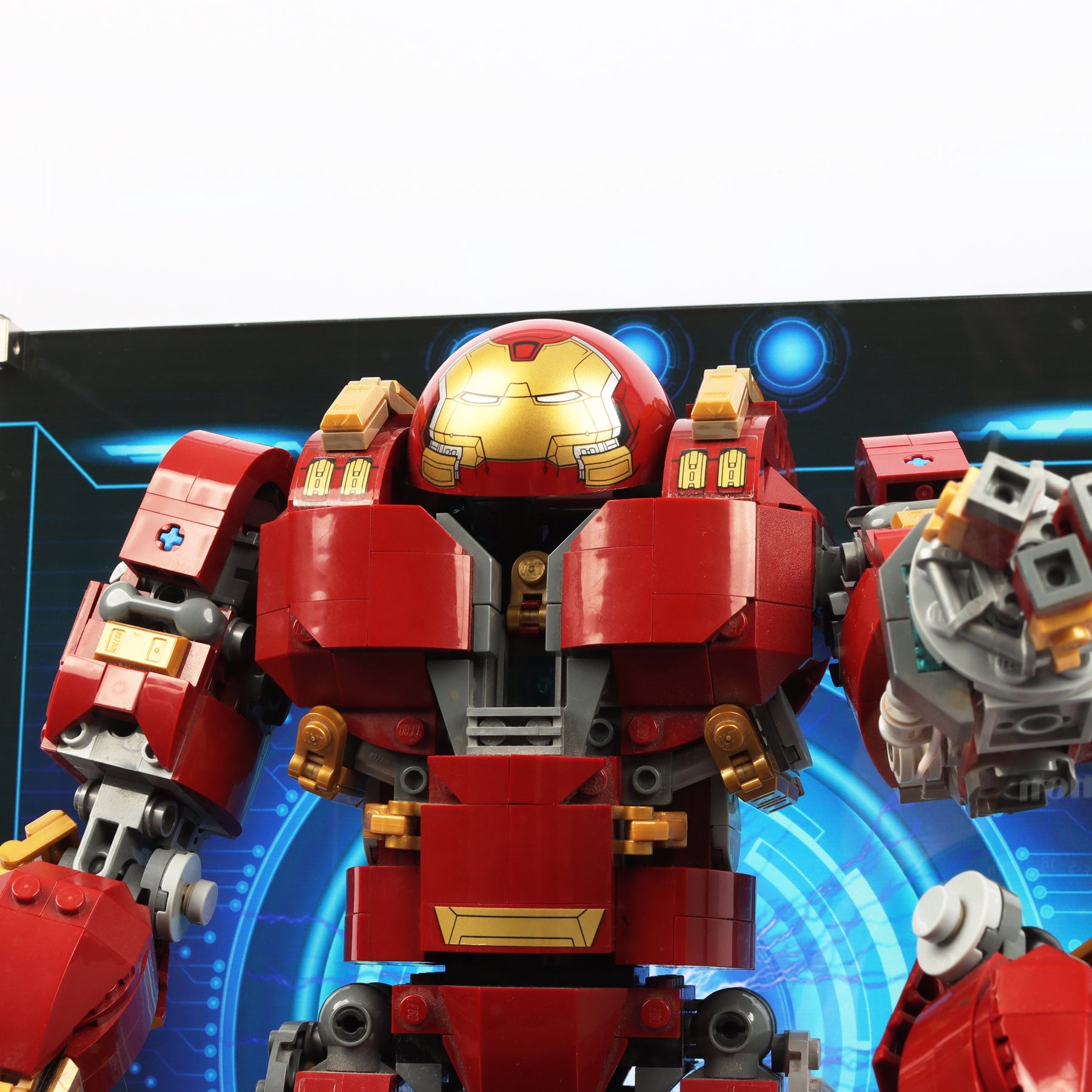 Lego 76105 The Hulkbuster: Ultron Edition - Display Case