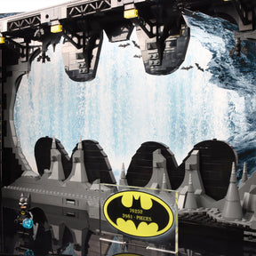 Lego 76252 Batcave –  Shadow Box Display Case